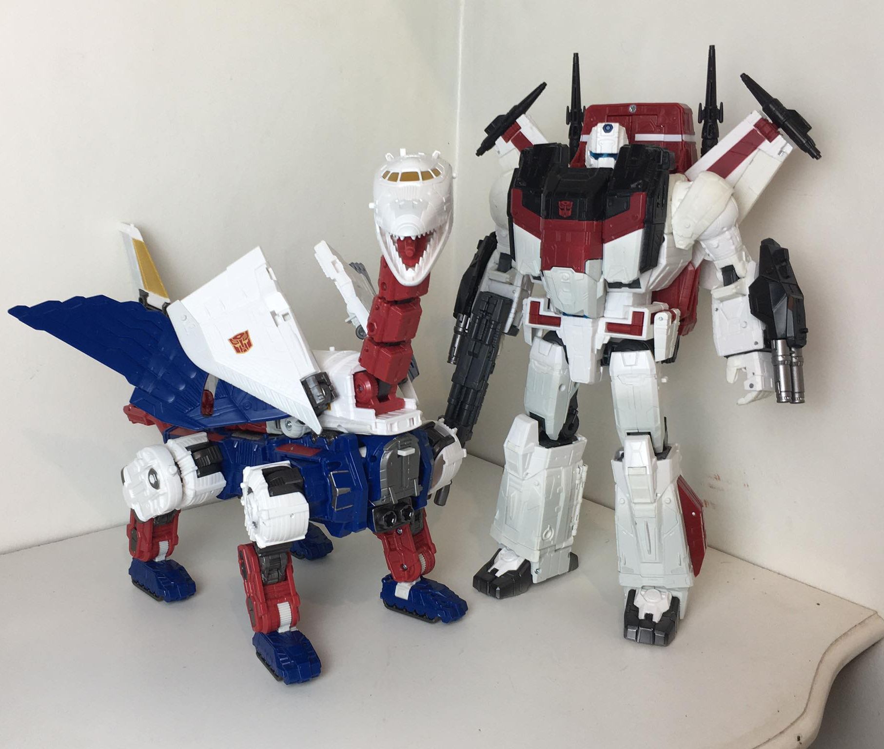 Earthrise Sky Lynx Compared with SIEGE Jetfire, Combiner Wars